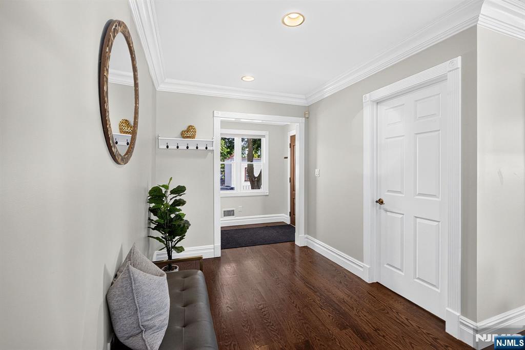 112 Hathaway Street
