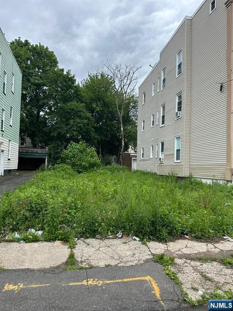 Photo of 249 21st Street, Irvington, NJ 07111 (MLS # 25041118)