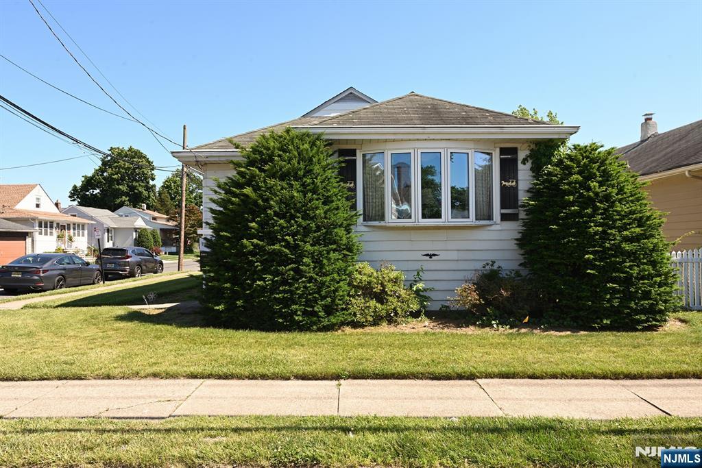 4-16 Bergen Avenue