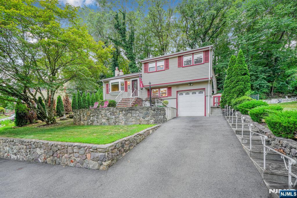 95 Knolls Road