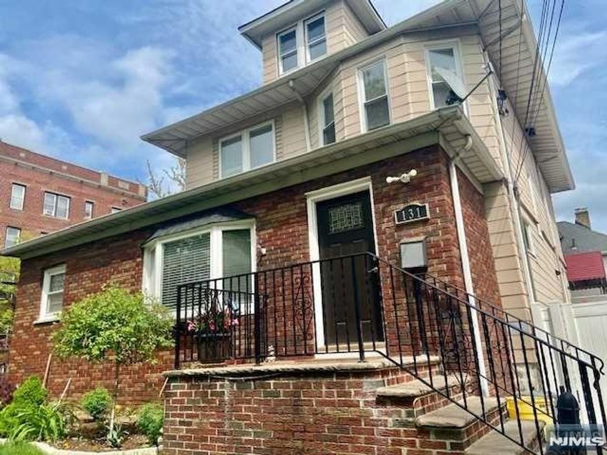 Second floor apartment, 2-bedrooms 1 full bath. Newer kitchen appliances. updated modern bathroom, freshly painted, newer floors. Convenient located walking distance to NYC transportation, stores, schools, and restaurants