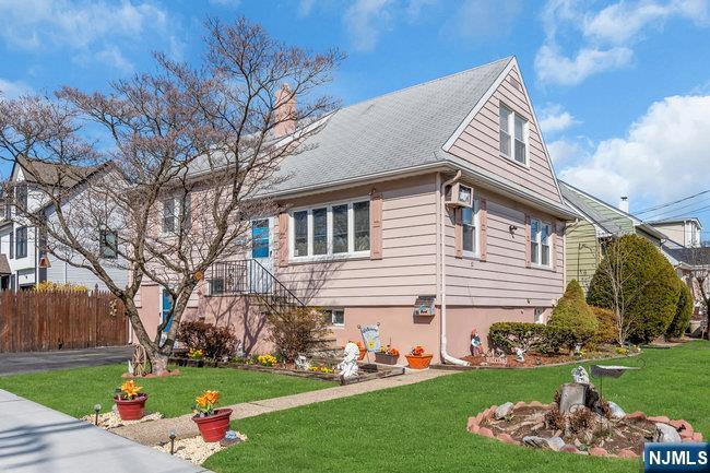 82 Poplar Avenue