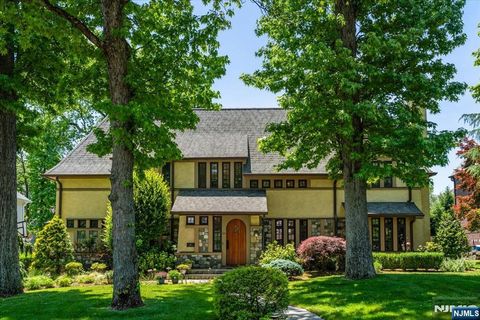 Photo of 314 Winthrop Road, Teaneck, NJ 07666 (MLS # 26020632)