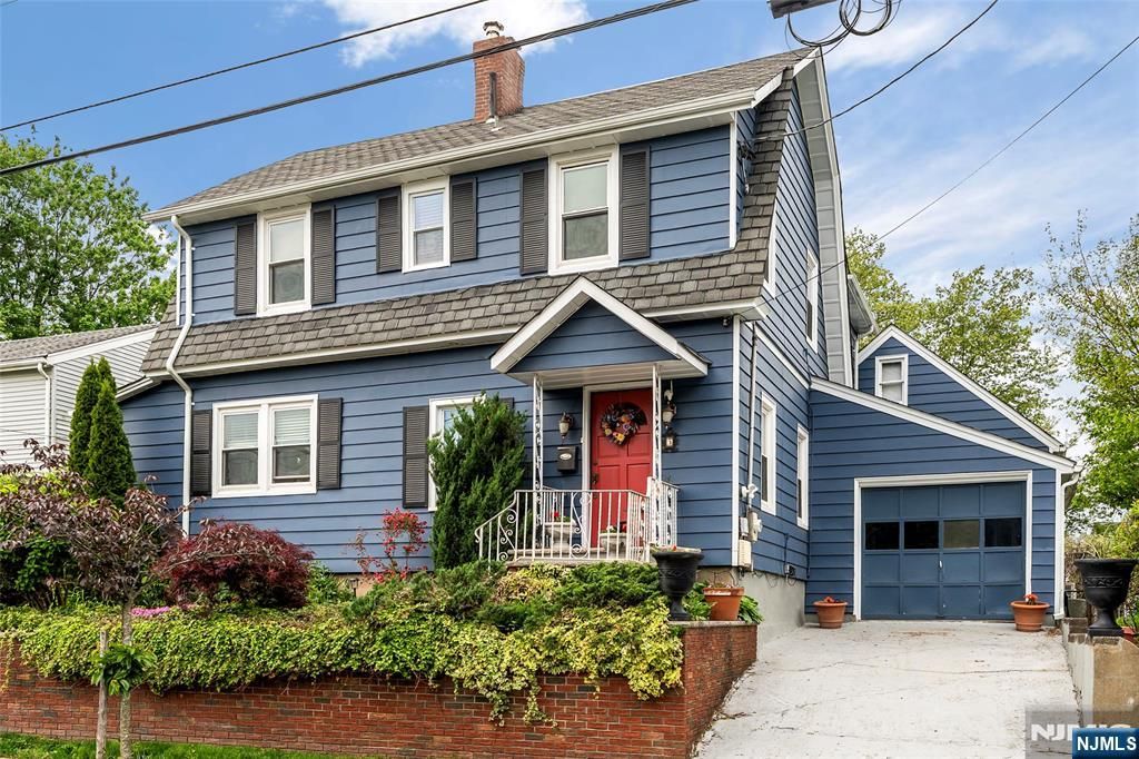 Photo of 5 Leo Terrace, Bloomfield, NJ 07003 (MLS # 26005562)
