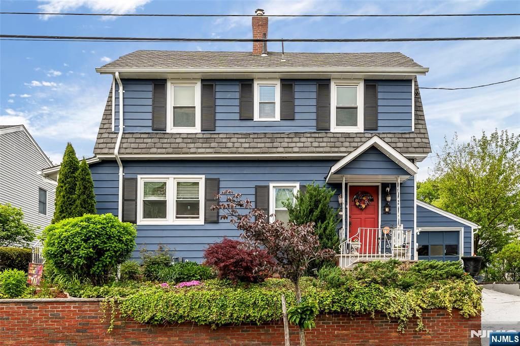Photo of 5 Leo Terrace, Bloomfield, NJ 07003 (MLS # 26005562)