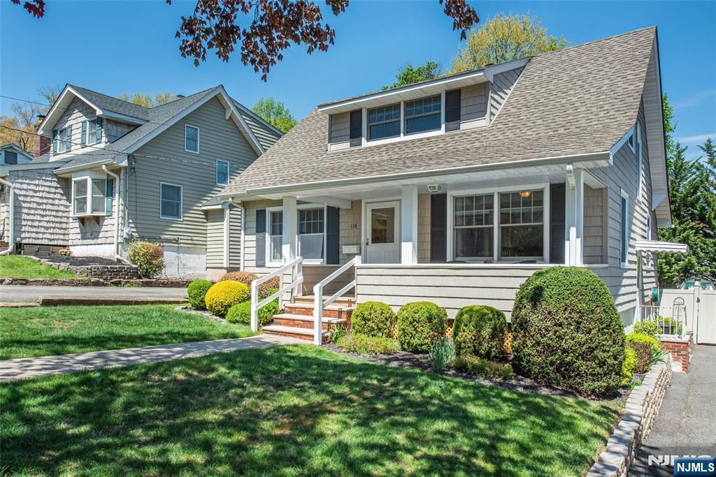 Photo of 116 Myrtle Avenue, Cedar Grove, NJ 07009 (MLS # 26013977)