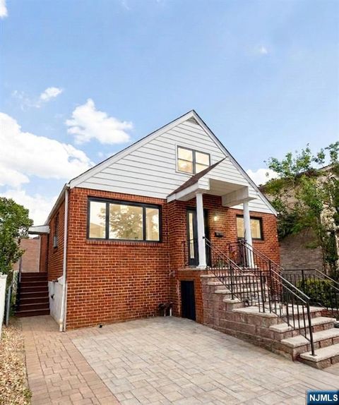 Photo of 2278 Center AVE #2nd Floor, Fort Lee, NJ 07024 (MLS # 26018871)