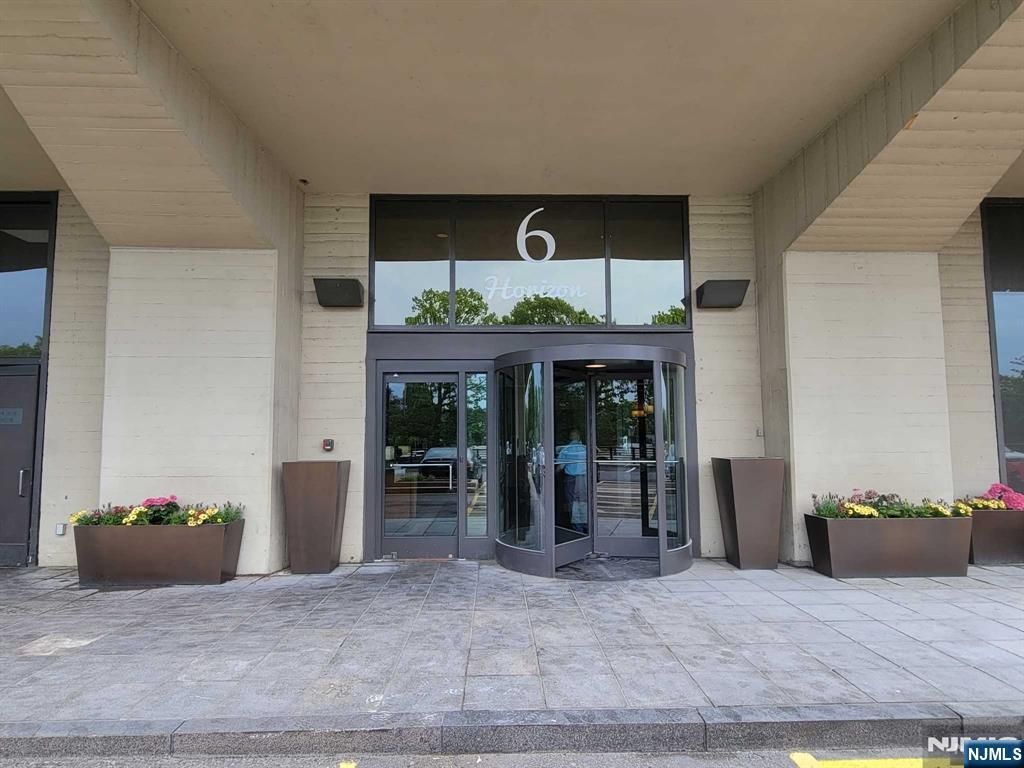 Photo of 6 Horizon Road #310, Fort Lee, NJ 07024 (MLS # 25038365)