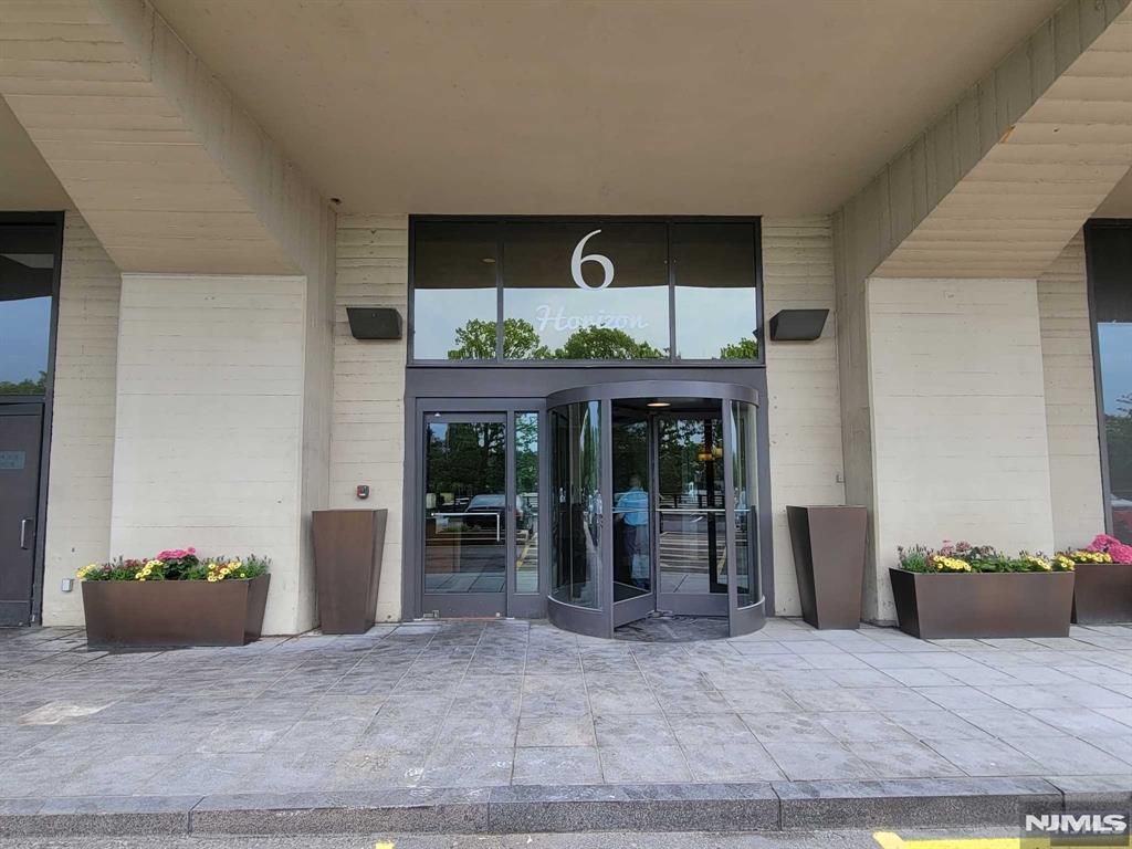 Photo of 6 Horizon Road #310, Fort Lee, NJ 07024 (MLS # 25038365)