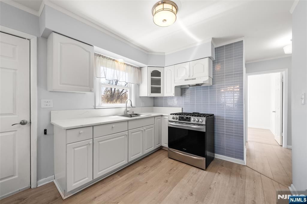 Photo of 136 Catherine Avenue, Mahwah, NJ 07430 (MLS # 26012236)