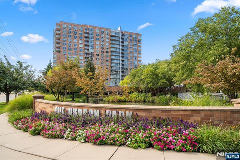 Photo of 1706 Hudson Park #1706, Edgewater, NJ 07020 (MLS # 25032645)