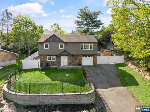 108 Winding Hill Road, Hopatcong, NJ 07843 - MLS#: 25016249