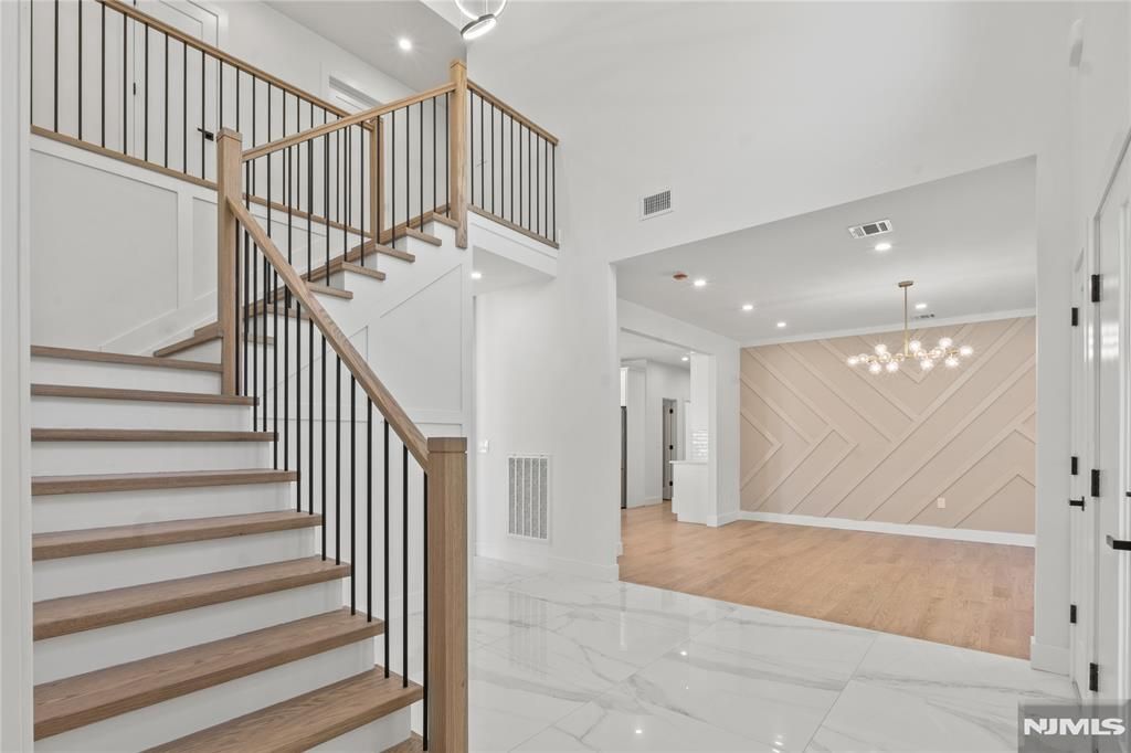 Photo of 796 Wyckoff Avenue, Mahwah, NJ 07430 (MLS # 25029333)