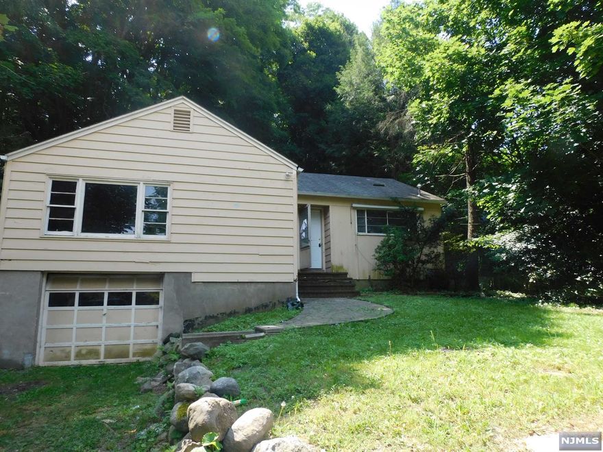 Excellent opportunity to renovate in Oakland! This Spacious 3 bedroom 1 bath ranch with full basement is just waiting for your personal touch. This home offers a wonderful layout with an oversized living room, dining room, and a den/office area. There is plenty of space to enjoy and entertain on this large lot with private side and rear yards. Located close to town amenities, mass transit, shopping dining, and schools.