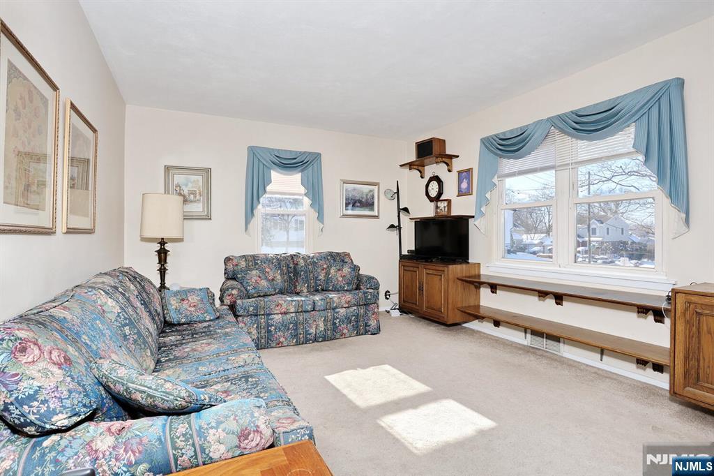 Homes for Sale in Northern NJ | ThisIsRiverEdge.com 7 Overlook Drive