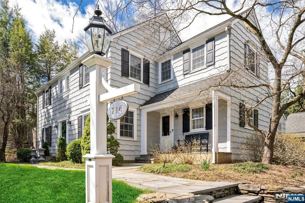 Photo of 716 Morningside Road, Ridgewood Village, NJ 07450 (MLS # 26011807)