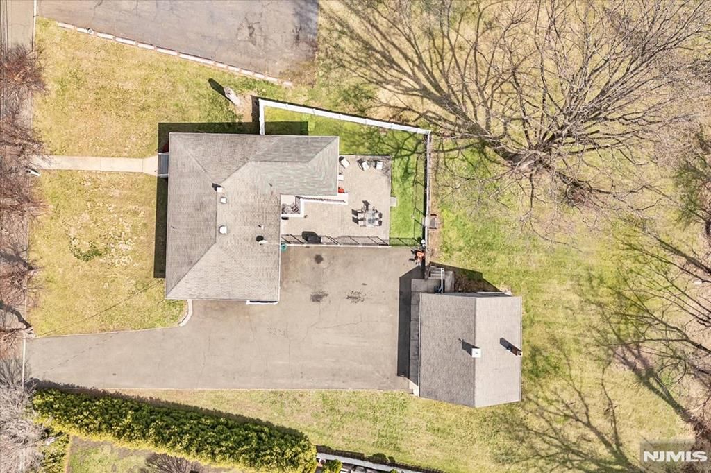 Photo of 245 Barnert Avenue, Totowa, NJ 07512 (MLS # 26009250)