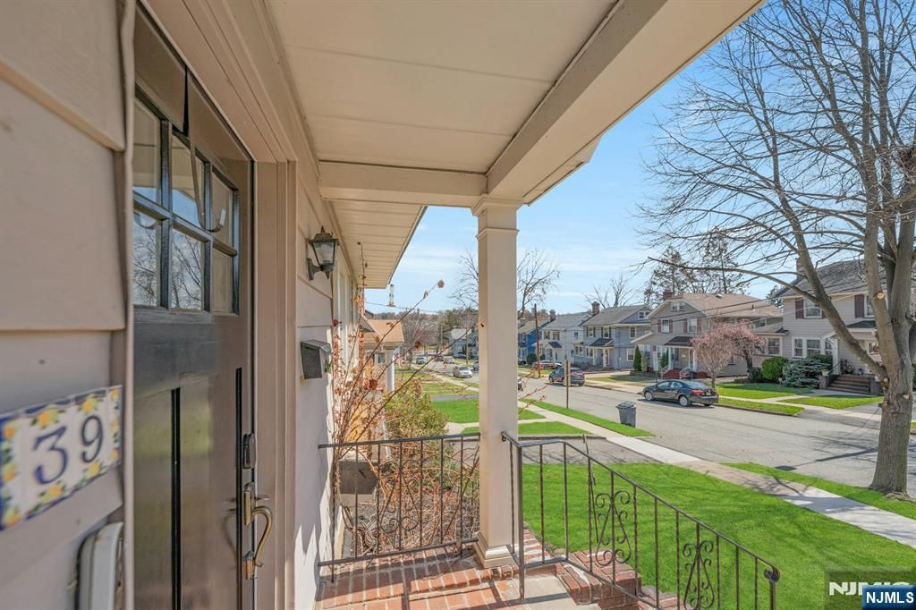 Photo of 39 Vernon Terrace, Bloomfield, NJ 07003 (MLS # 26011022)