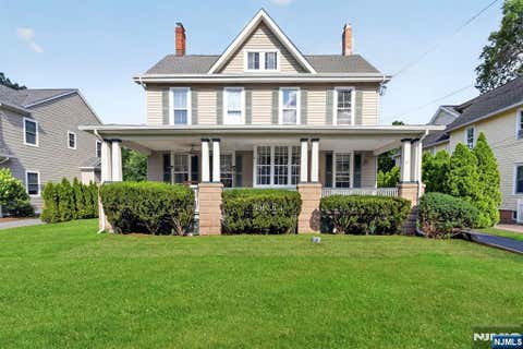 Photo of 131 S Van Dien Avenue, Ridgewood Village, NJ 07450 (MLS # 26025307)