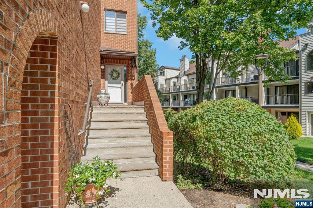 2 Eliot Court