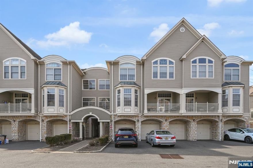 This 3BD, 2.5BA Excelsior model townhouse, nestled within the prestigious Regency Club community. This gated neighborhood offers 24-hour security, a pool, clubhouse, & gym, perfect for those seeking a vibrant lifestyle. The main level features a spacious LR, DR, and kitchen, complemented by a convenient powder room & laundry. The kitchen is equipped w/ a center island, brand-new appliances, & a pantry cupboard, ideal for cooking & entertaining. The open-concept living area seamlessly flows into the dining & living spaces, highlighted by a cozy gas FP & a balcony perfect for outdoor relaxation & enjoying your morning coffee. The townhouse includes a direct entry from its own 1-car garage. The upper level boasts 3BD, including a master suite w/ vaulted ceilings, a luxurious BA featuring a jacuzzi, stall shower, & dual sinks & massive walk-in closet. The 2+ BD offer ample closet space & share a full BA. This townhouse offers the perfect blend of convenience & luxury living.