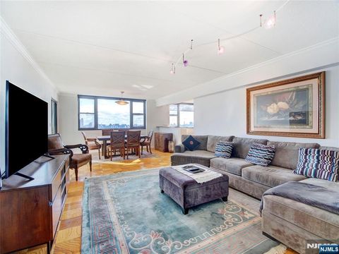 250 Gorge Road 17L Cliffside Park NJ 07010