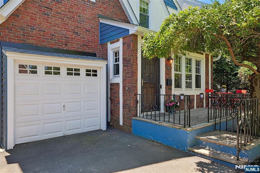54 Mountain Avenue