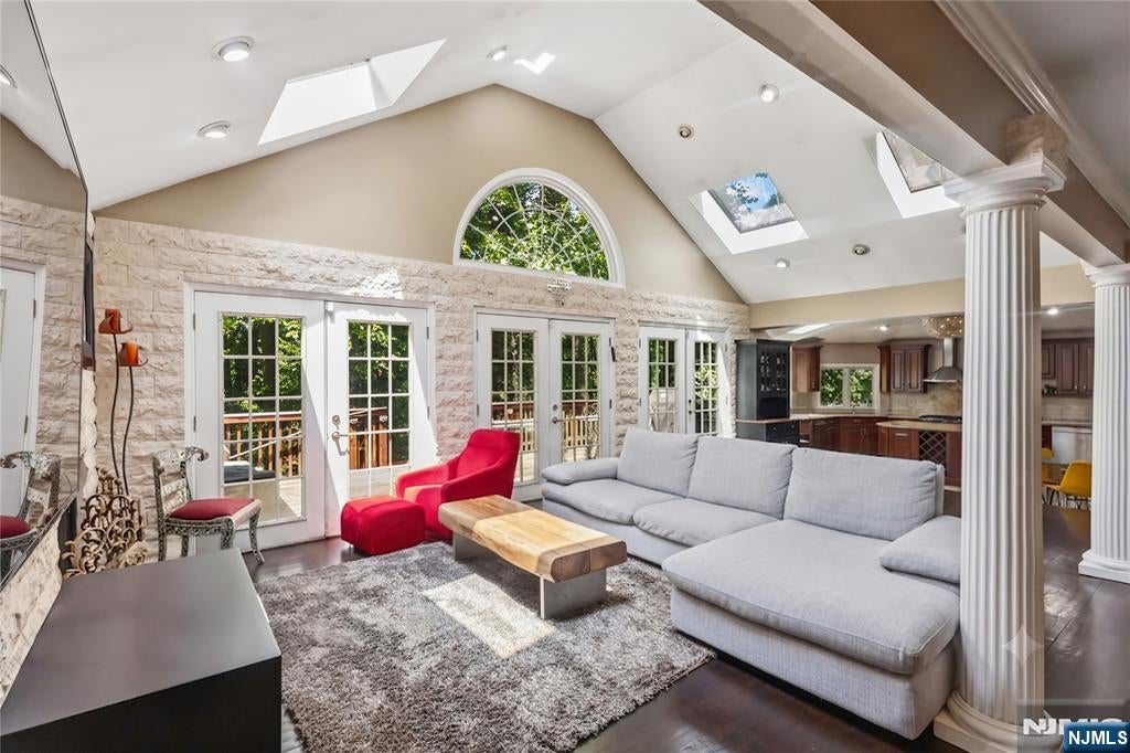 76 Millbrook Circle