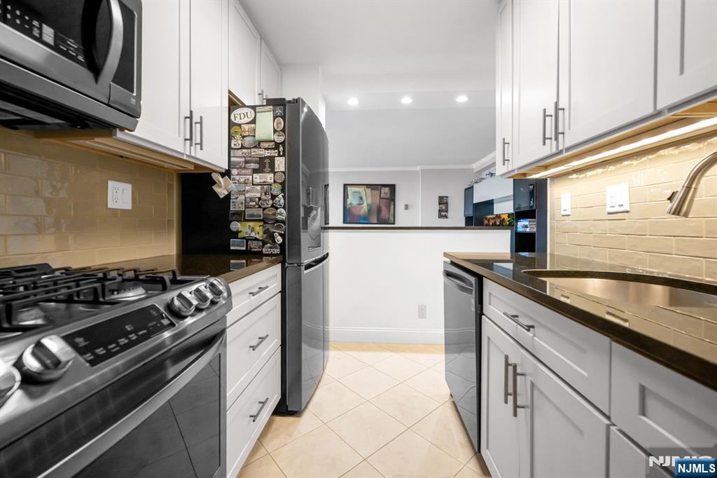 2000 Linwood Avenue 5B