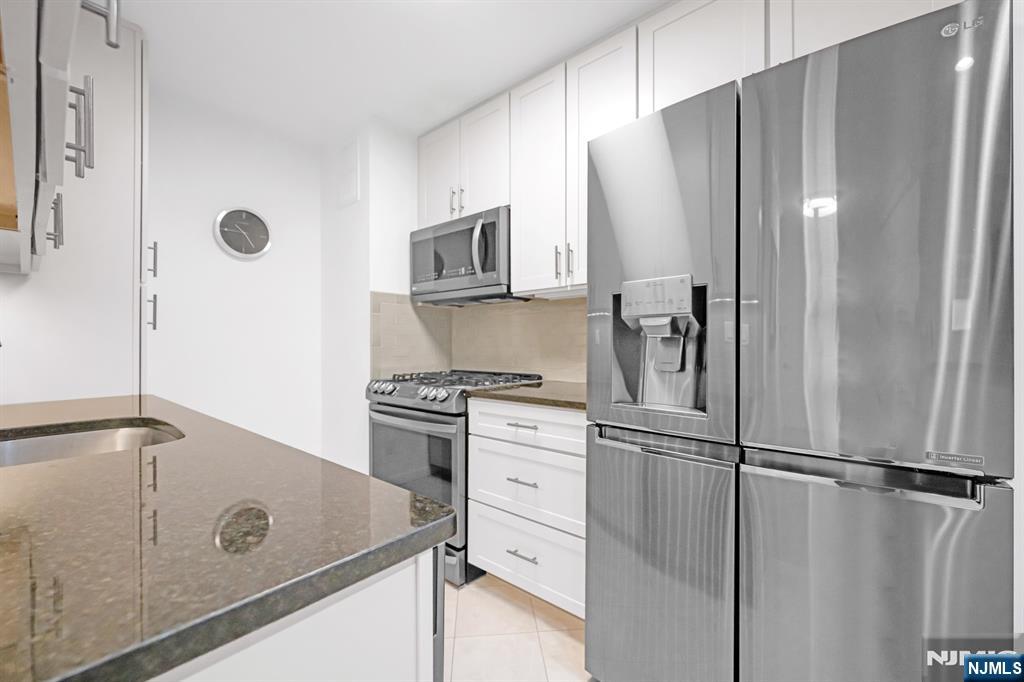 2000 Linwood Avenue 5B