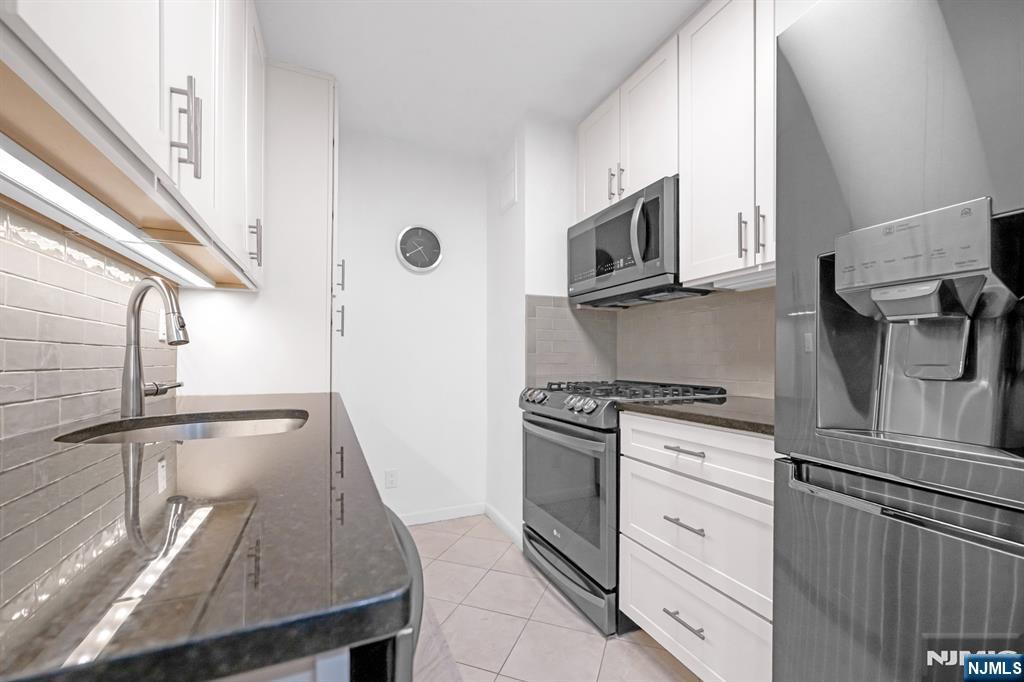 2000 Linwood Avenue 5B