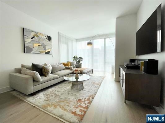 9 Ave At Port Imperial 721