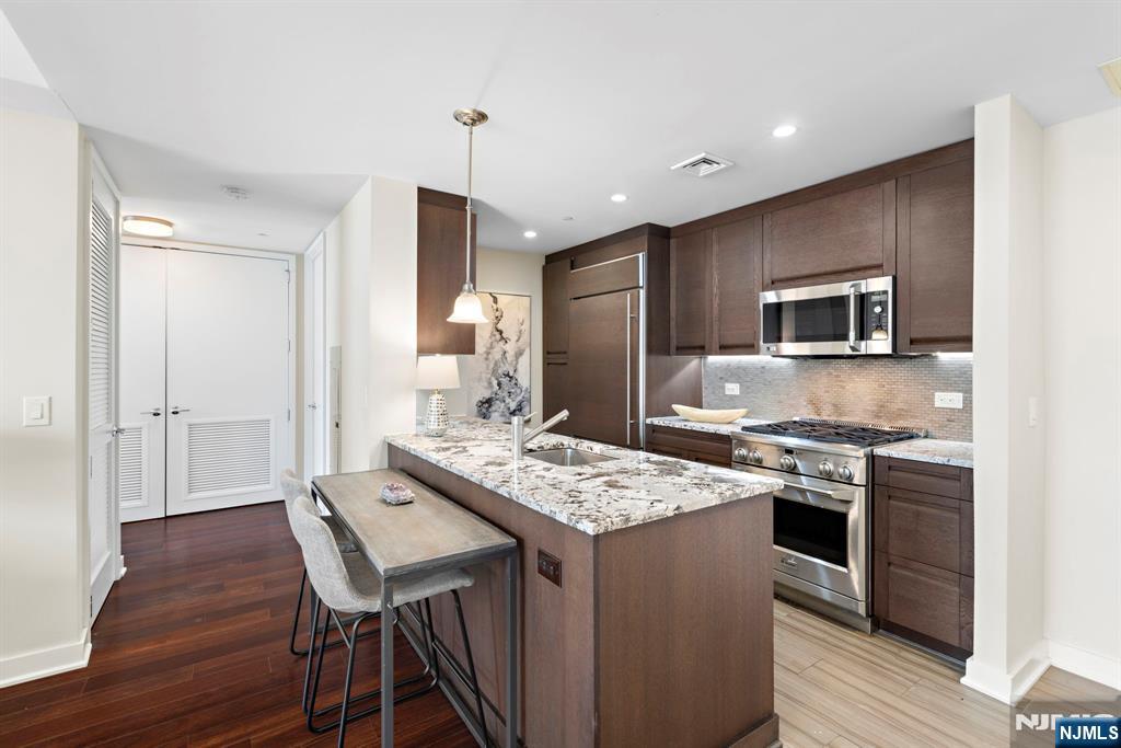 1000 Ave At Port Imperial 403