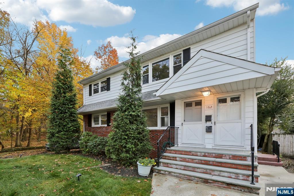 162 E Fairmount Avenue