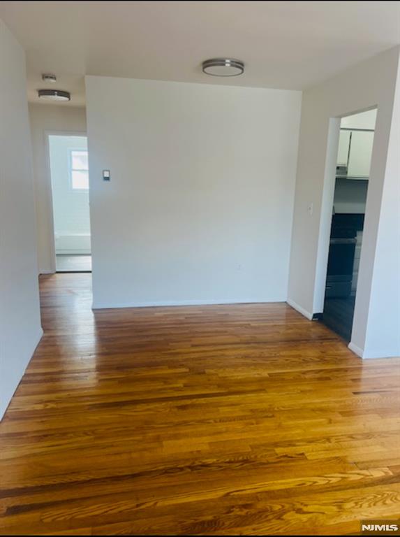 86 Contant Avenue 4
