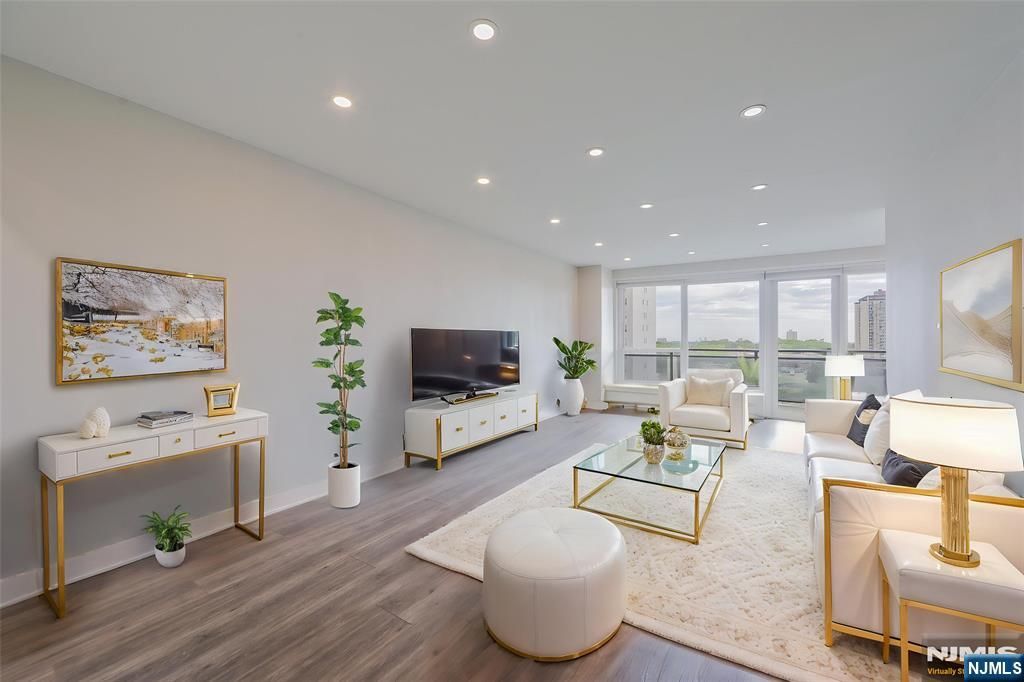 Photo of 2077 Center Avenue #20C, Fort Lee, NJ 07024 (MLS # 26016026)