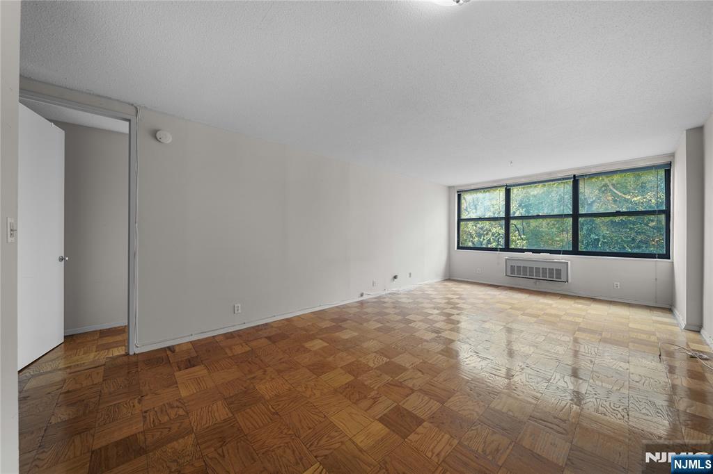 7000 Boulevard East 11E