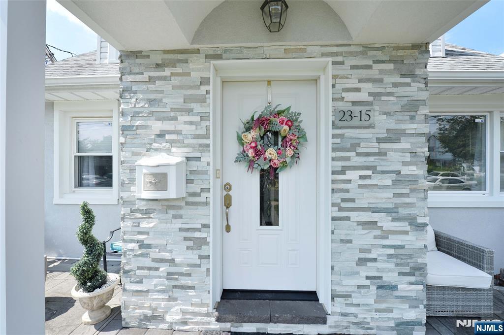 23-15 Watkins Avenue