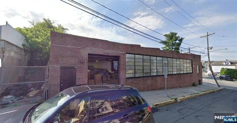 395 Henry Street Fairview NJ 07022