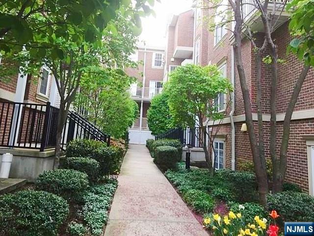 200 Dey Street 258