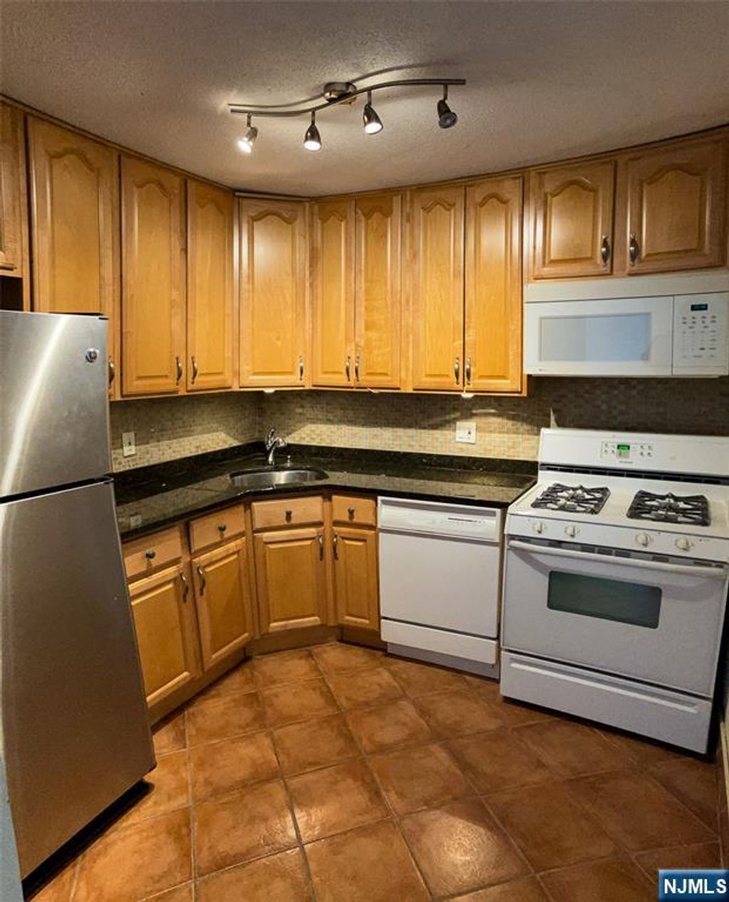 Photo of 555 North Avenue #10C, Fort Lee, NJ 07024 (MLS # 26004335)