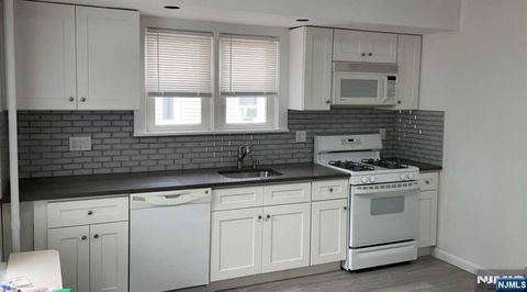 Photo of 9 Waldwick Ave #B, Waldwick, NJ 07463 (MLS # 26014615)