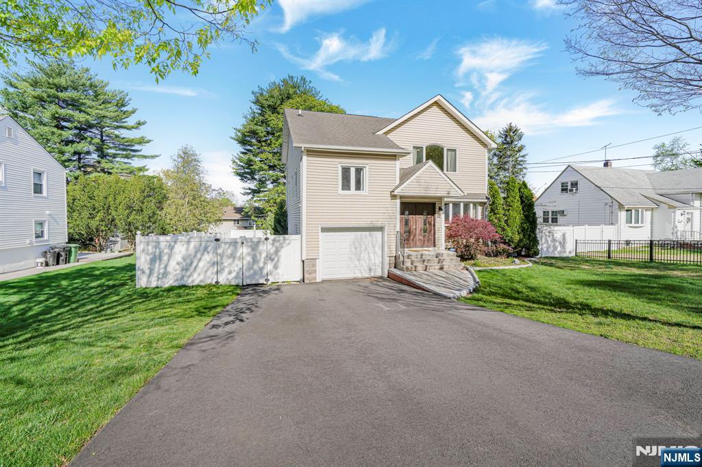 405 Burnet Place