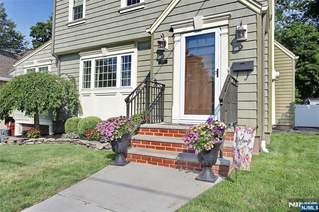 37 Oakley Terrace