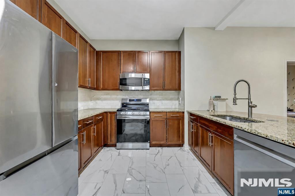 1109 Riverview Avenue 109