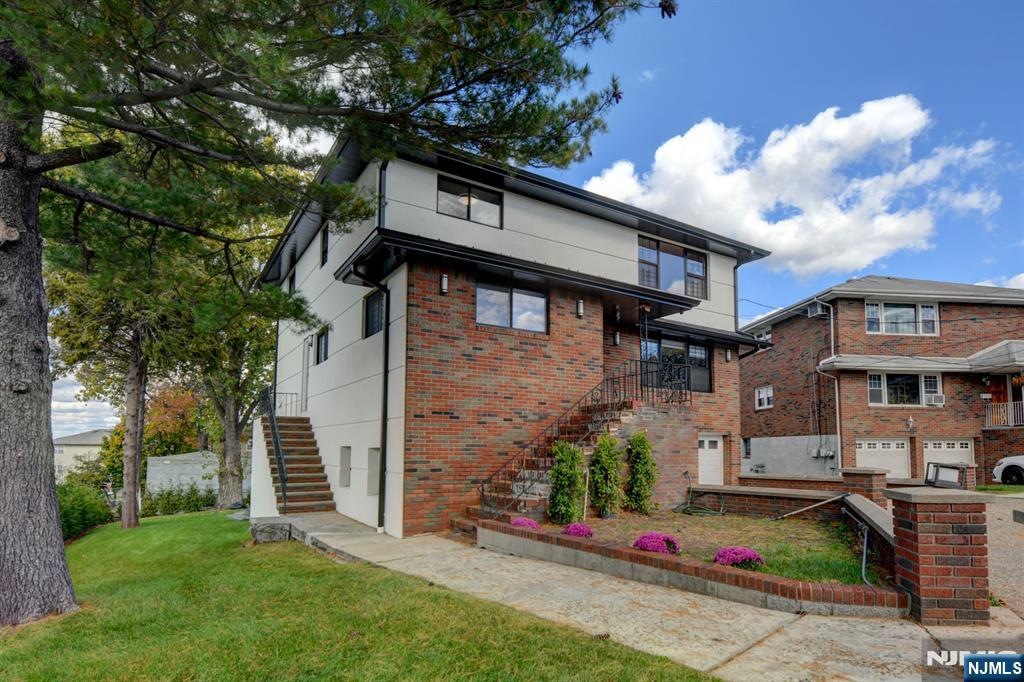 853 Elizabeth Street