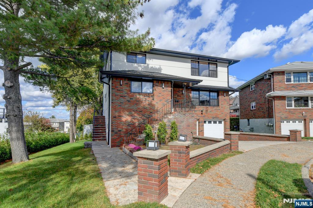 853 Elizabeth Street