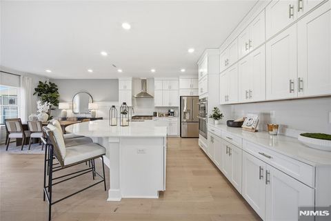 Photo of 1 Pimlico Place, Oakland, NJ 07436 (MLS # 26017900)