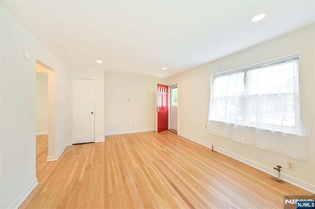 461 Heath Place 23