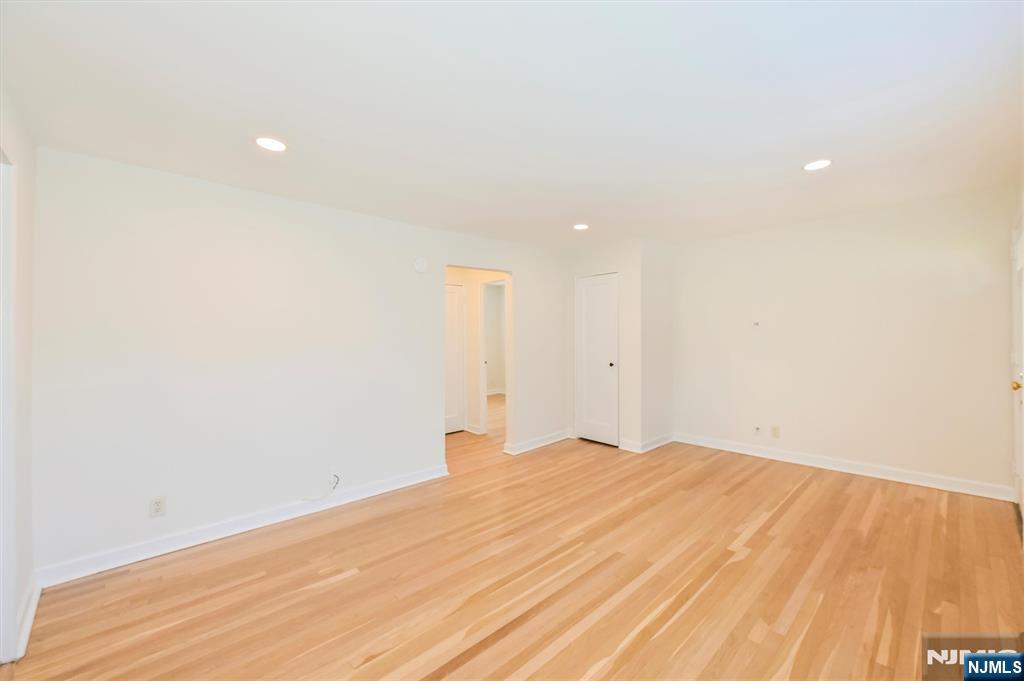 461 Heath Place 23